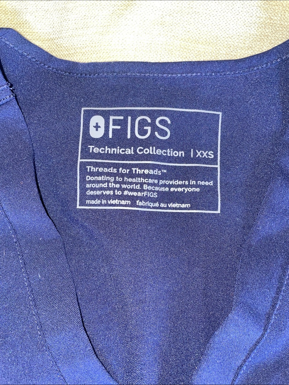 2 FIGS Women's V-Neck Catarina Scrub Top in Navy Blue - Picture 2 of 3